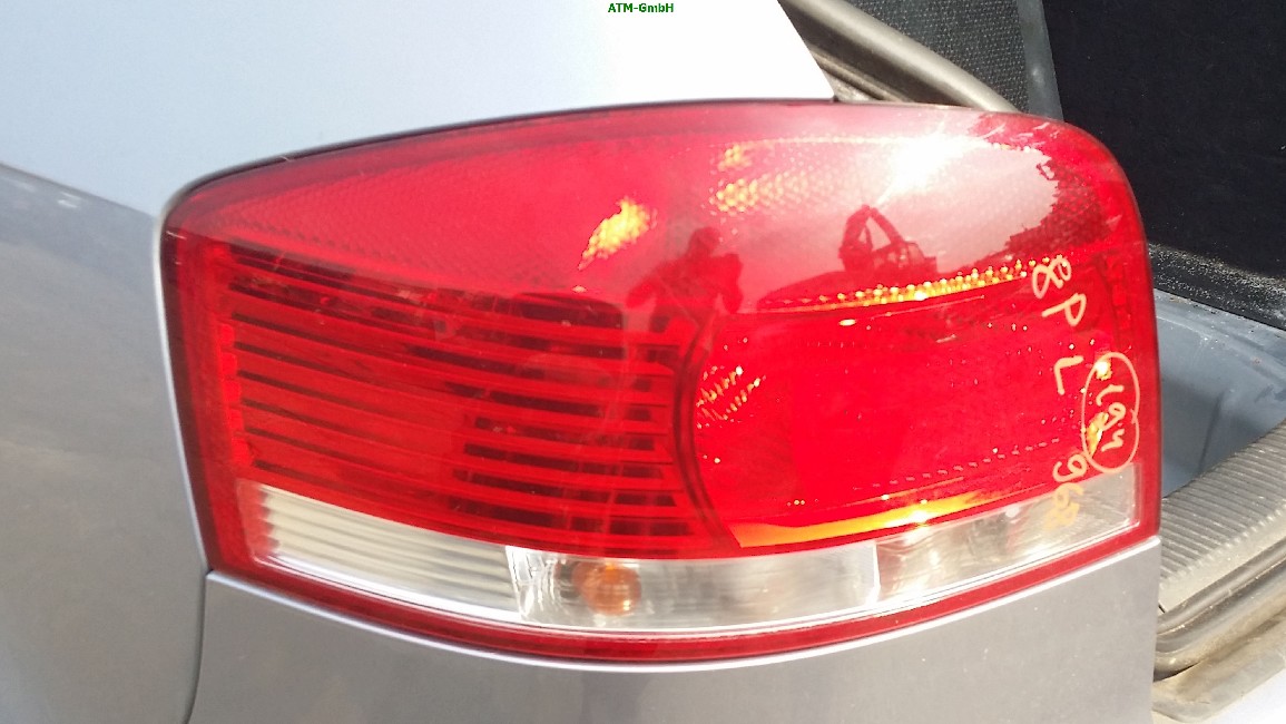 AUTOELEGANCETUNING - AUTOELEGANCETUNING - Dritte Bremsleuchte für Audi A3 8P  2003-2012 LED Bremslicht Rücklicht Rot Mitte